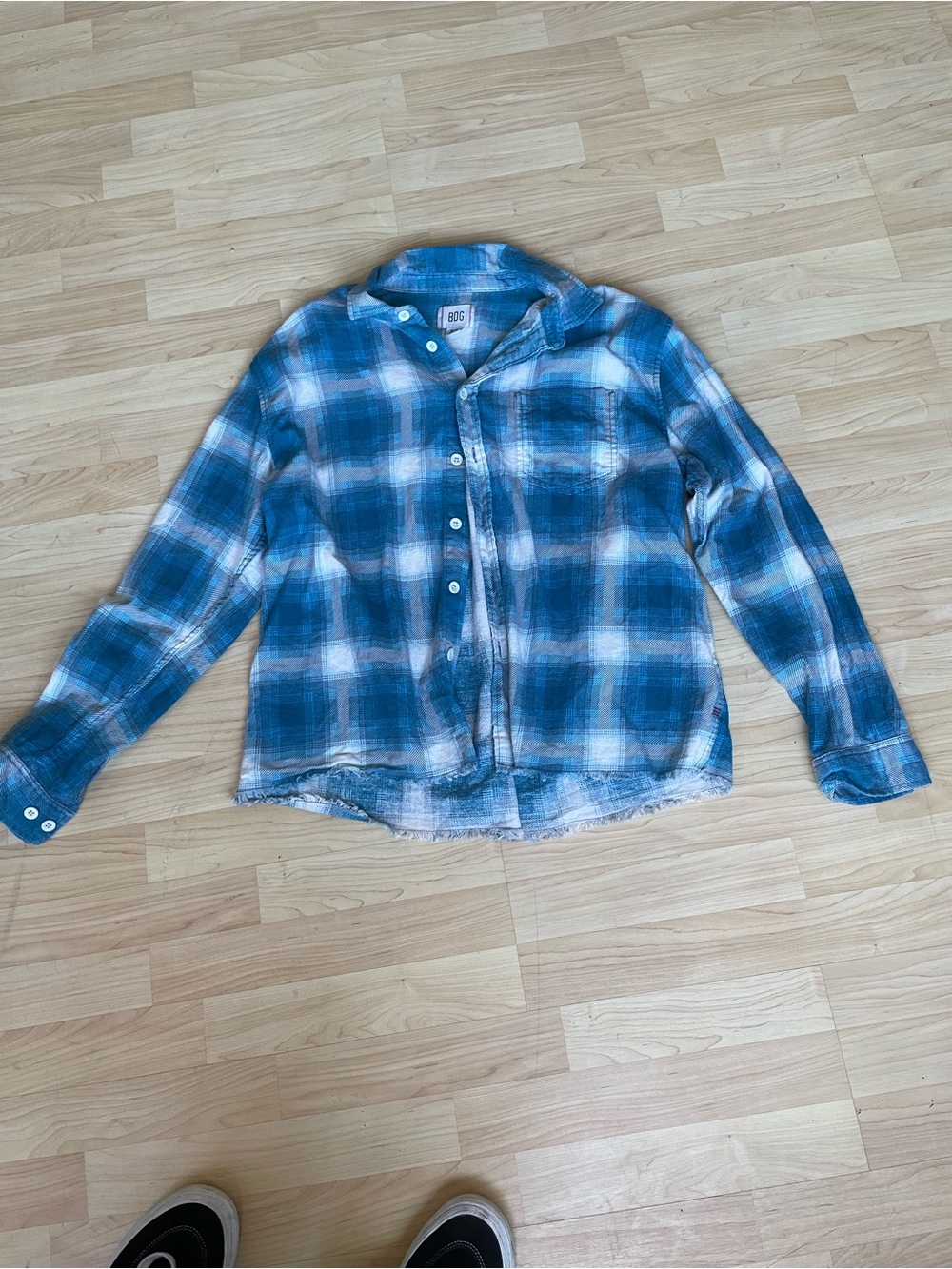 BDG Urban Outfitters Blue White Plaid frayed hem Flannel Shirt Size Medium.